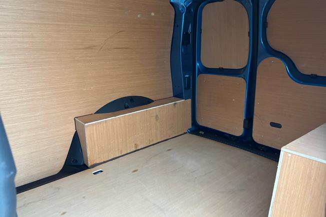 VOLKSWAGEN Caddy Photo 9