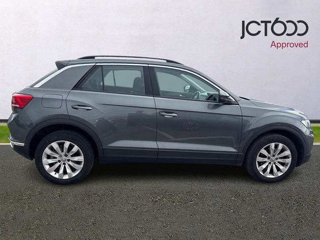 Volkswagen T-Roc Photo 4