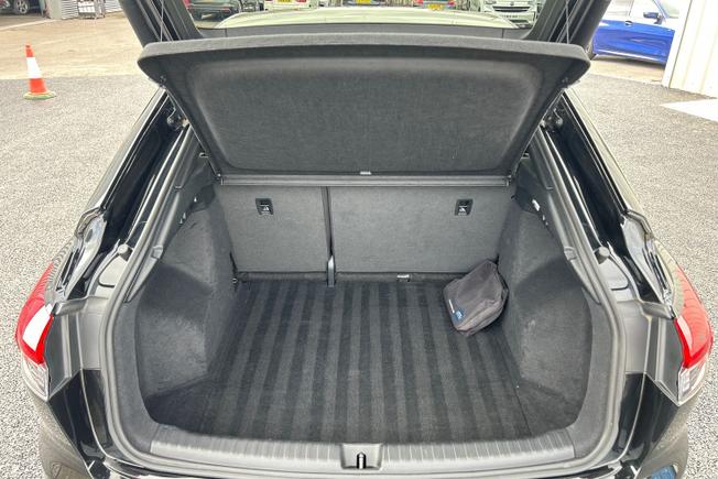 AUDI Q4 E-Tron Photo 12