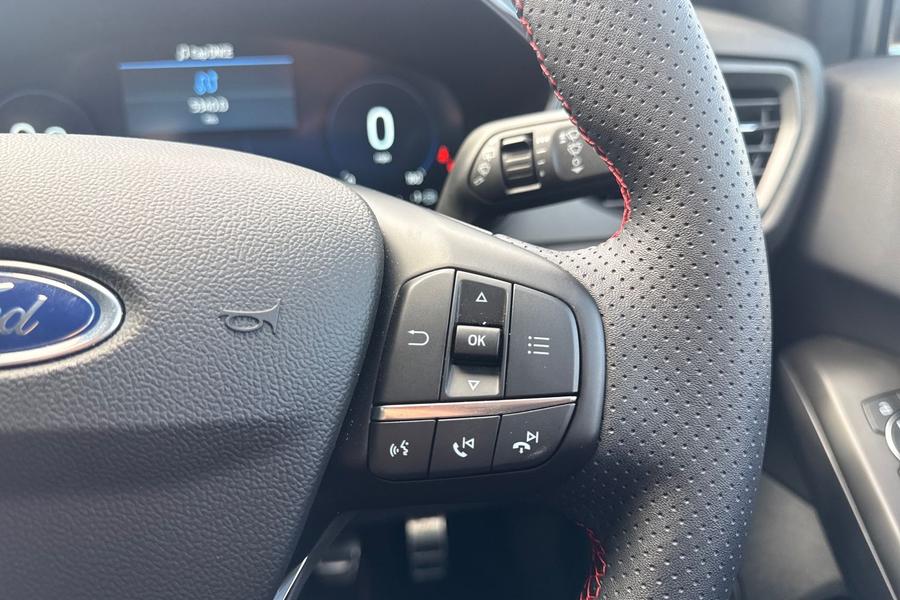 Ford FOCUS Photo autoimg-8bb7e7f7f9134232c943d992d625d77ec57b5b71.jpg