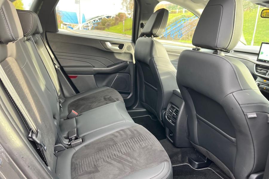 Ford KUGA Photo autoimg-8bbb3b389b882881aa7ec168ef9f0f7c7ffa0d5b.jpg