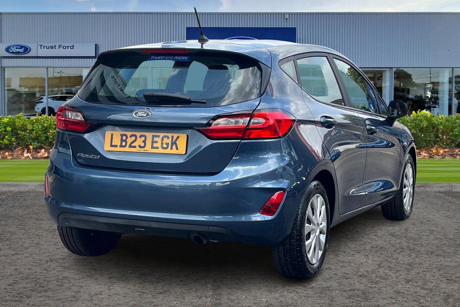 Ford FIESTA Photo 3