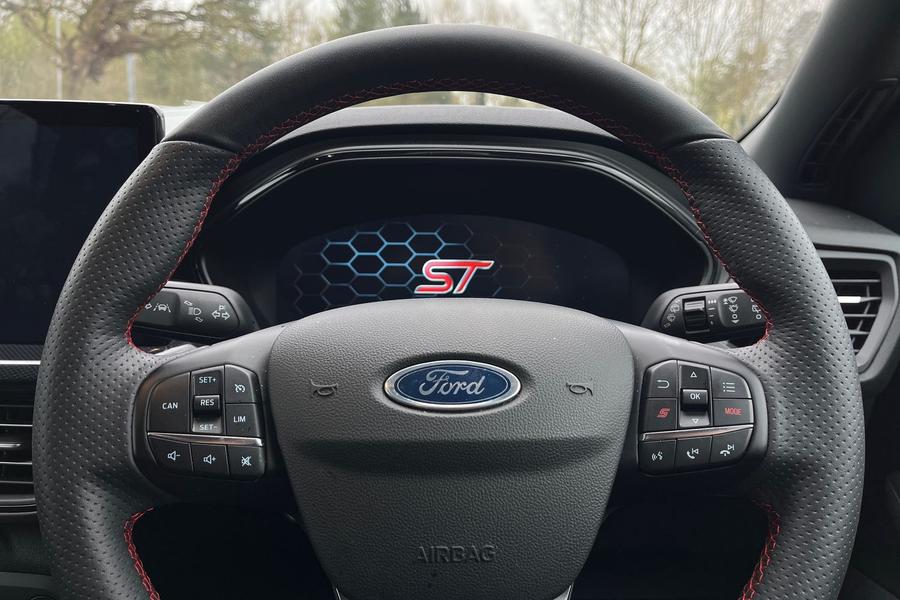 Ford Focus Photo autoimg-8bc11fa4691cadec43c6d209053b5e33bdcad996.jpg