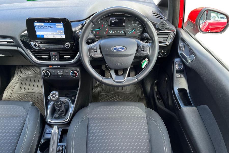 Ford FIESTA Photo autoimg-8bc5e3c72297fc5abc92da7776d39b28c910aa82.jpg