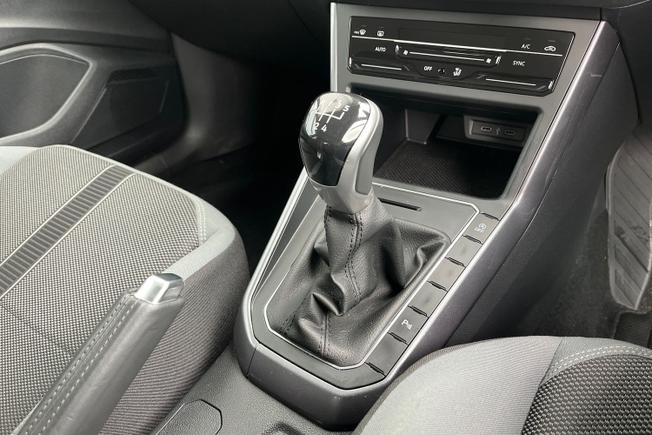 VOLKSWAGEN Polo Photo 23