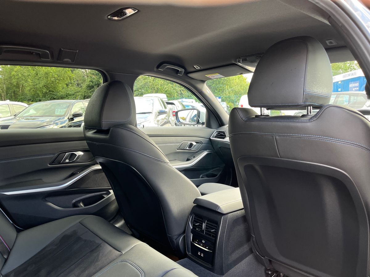 BMW 3 Series Photo 27