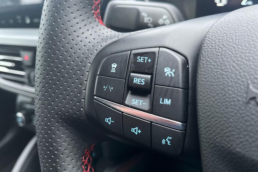 Ford KUGA Photo autoimg-8bce9e3e4f6ac1d2aedcf83ce70e7ebf13b0b60e.jpg