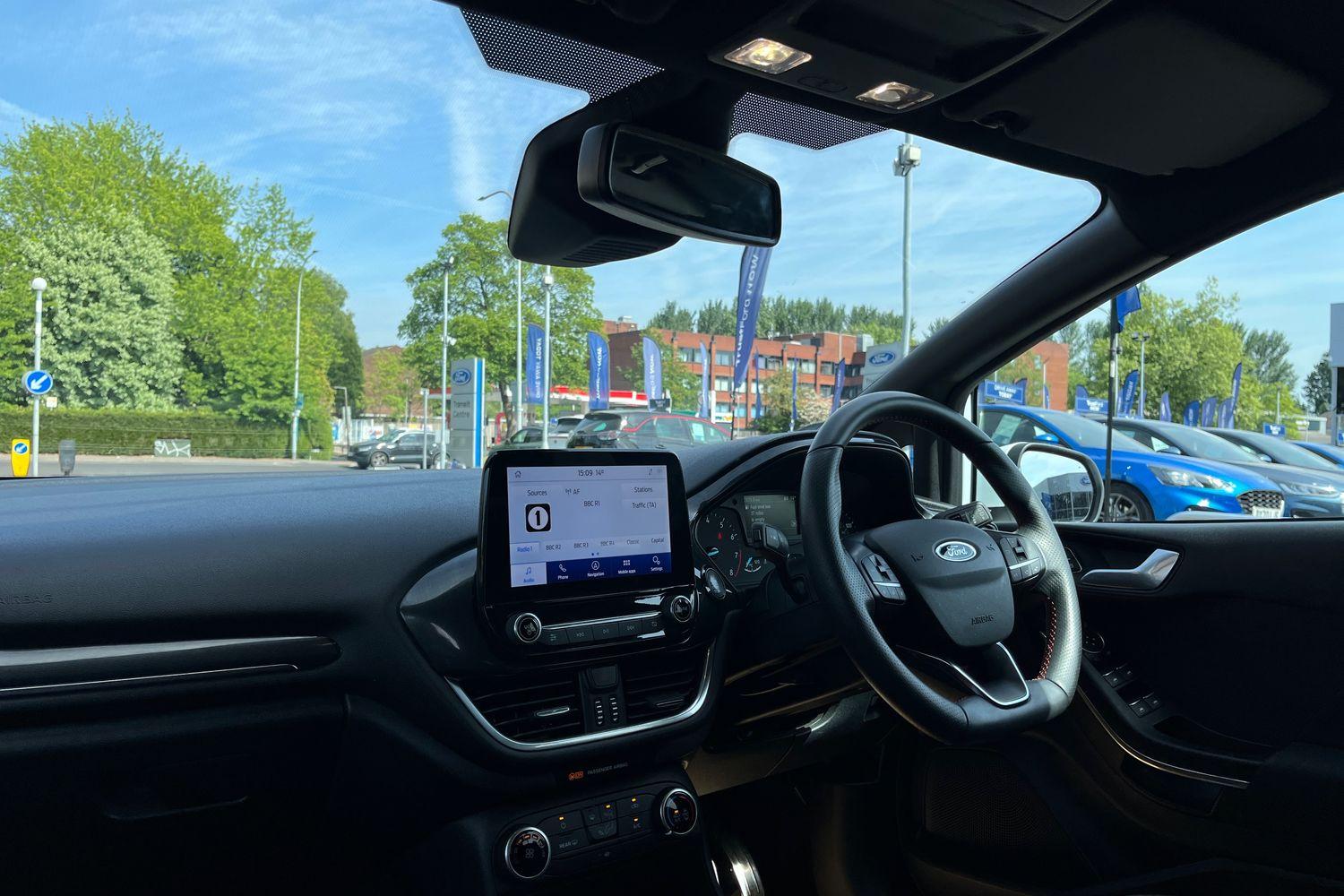 Ford FIESTA Photo 17