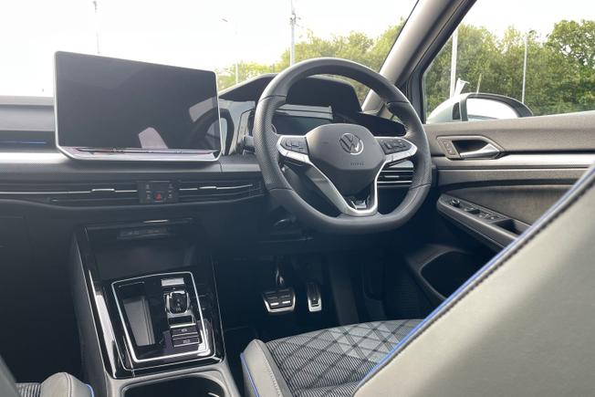 VOLKSWAGEN Golf Photo 37