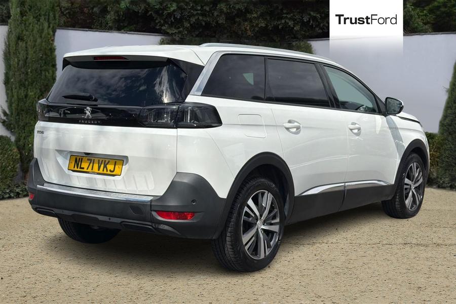 Peugeot 5008 Photo autoimg-8bd55b89001adf6514c92879d55c84cb2d009a69.jpg