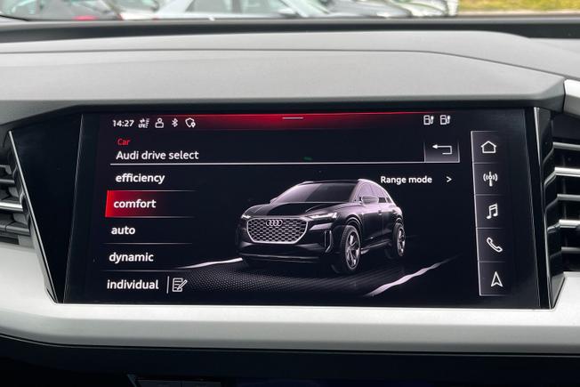 AUDI Q4 e-tron Photo 23