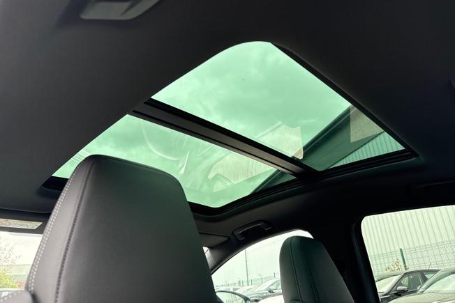 AUDI Q4 e-tron Photo 25