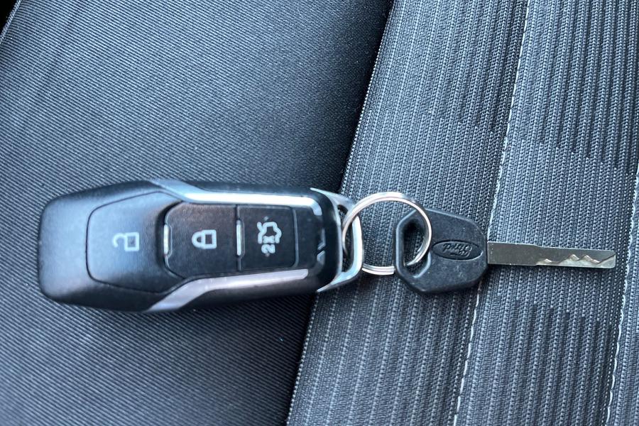 Ford EDGE Photo autoimg-8bda9922839467b0cf0d69e3b5ef8a3be61bbe40.jpg