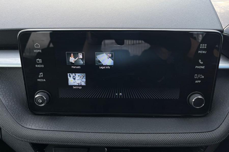 Skoda FABIA Photo autoimg-8bdde3f3193d60a1ea97bce66457b39e88b8f342.jpg