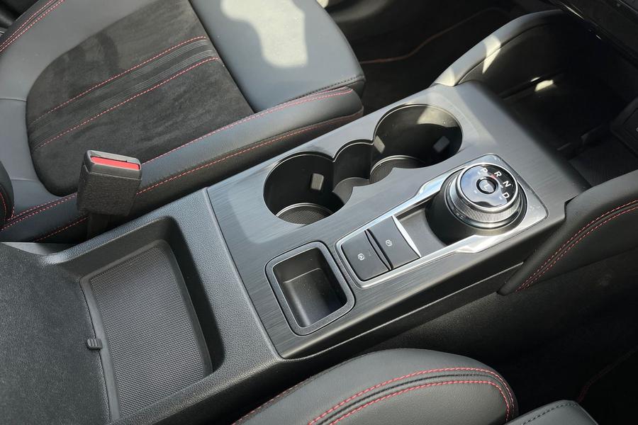 Ford KUGA Photo autoimg-8bdeea2ad3872b5641db4c0b0525455f1e7fbeb6.jpg