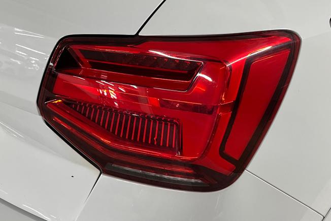 AUDI SQ2 Photo 18