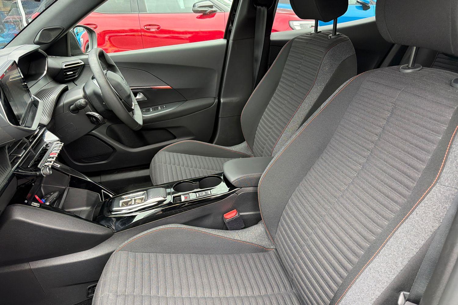 Peugeot E-2008 Photo 38