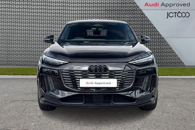AUDI Q6 E-Tron Photo 8