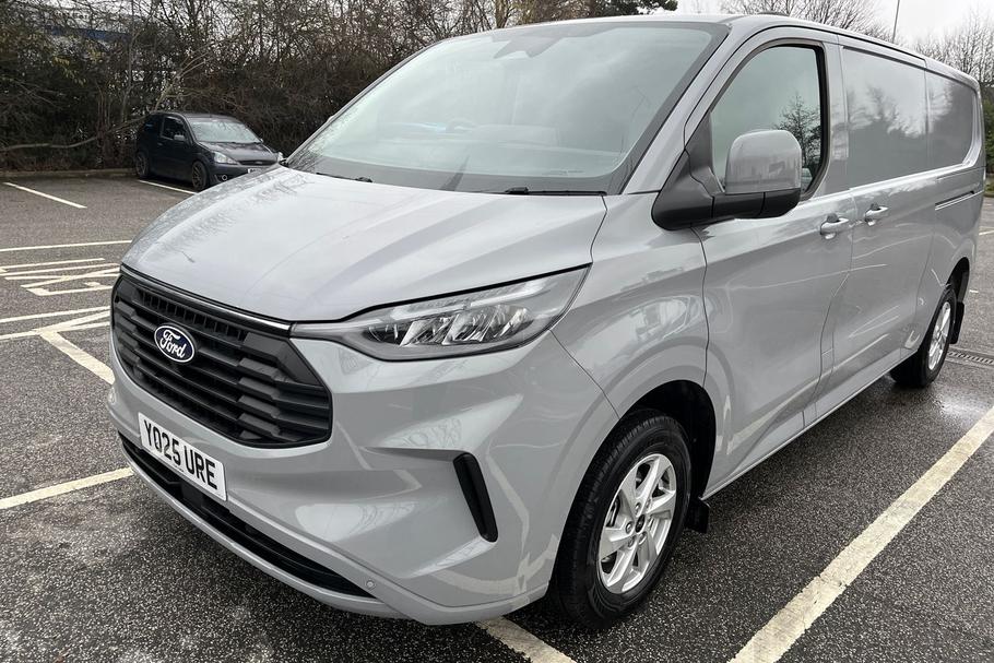 Used Ford TRANSIT CUSTOM YO25URE 22