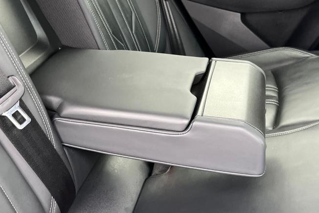 AUDI Q8 E-Tron Photo 39