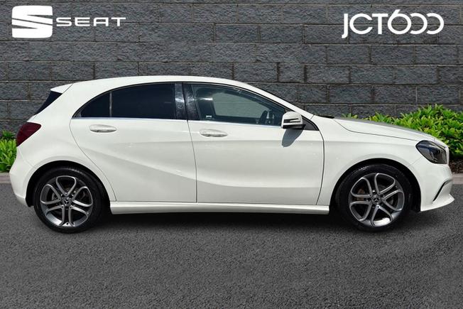 MERCEDES-BENZ A Class Photo 4