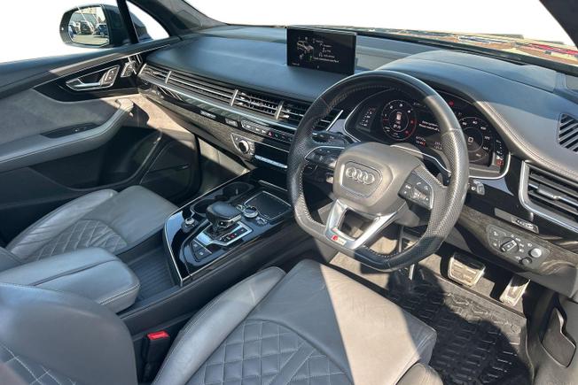 AUDI Q7 Photo 6
