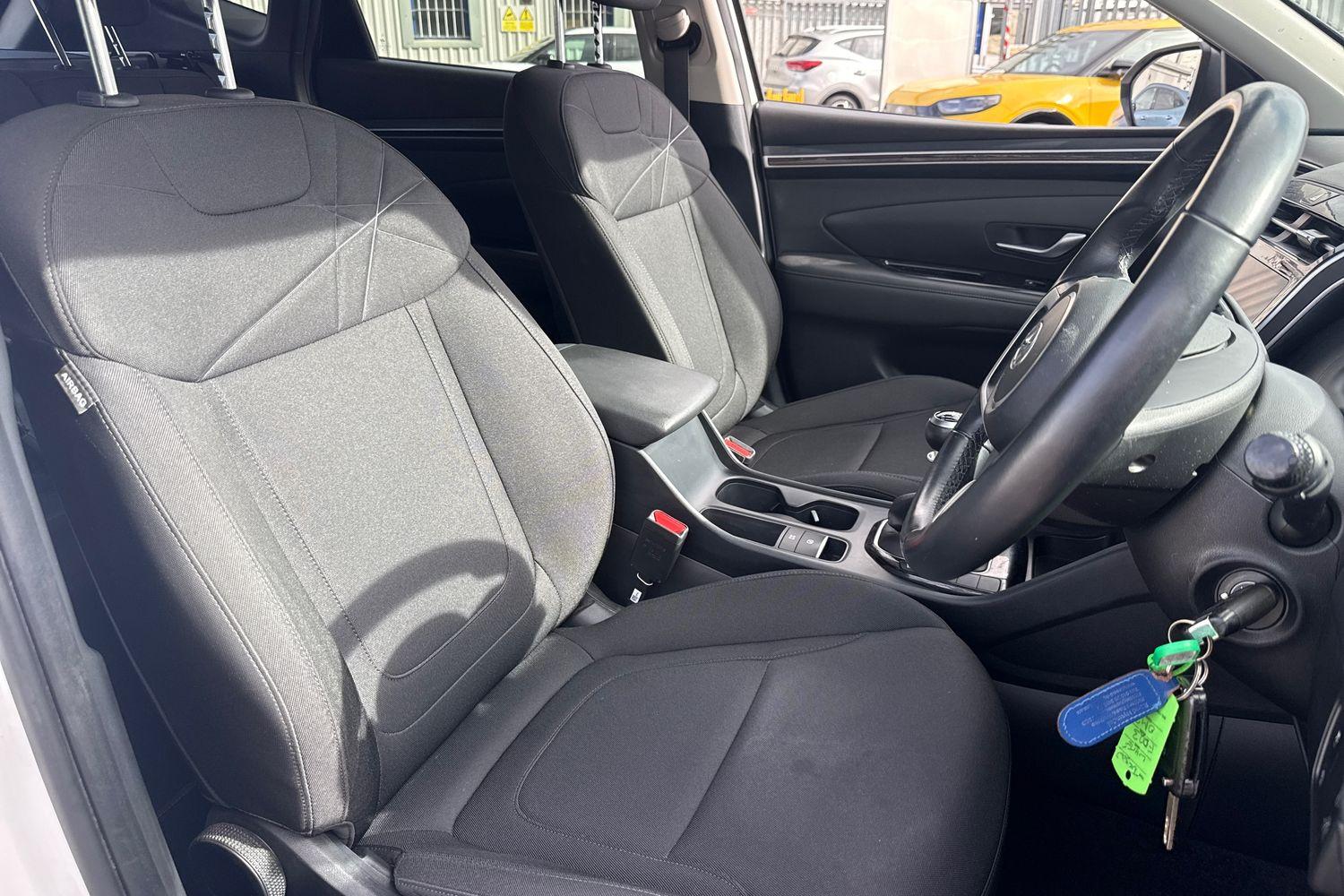 Hyundai TUCSON Photo 16