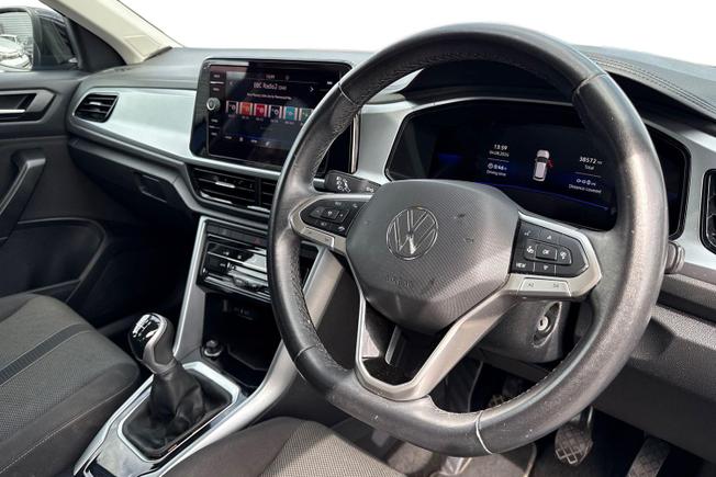 VOLKSWAGEN T-Roc Photo 6
