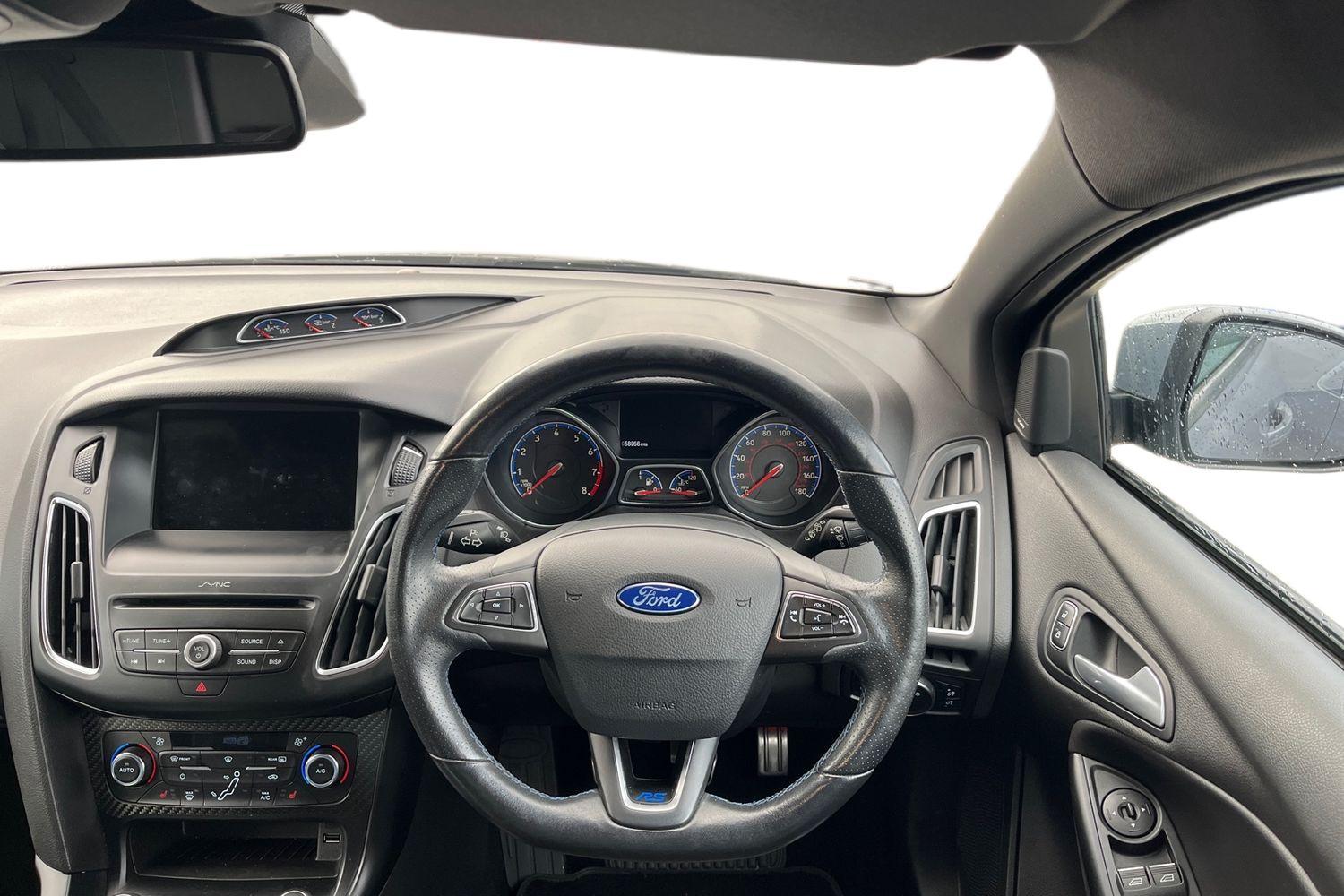 Ford FOCUS RS Photo 10