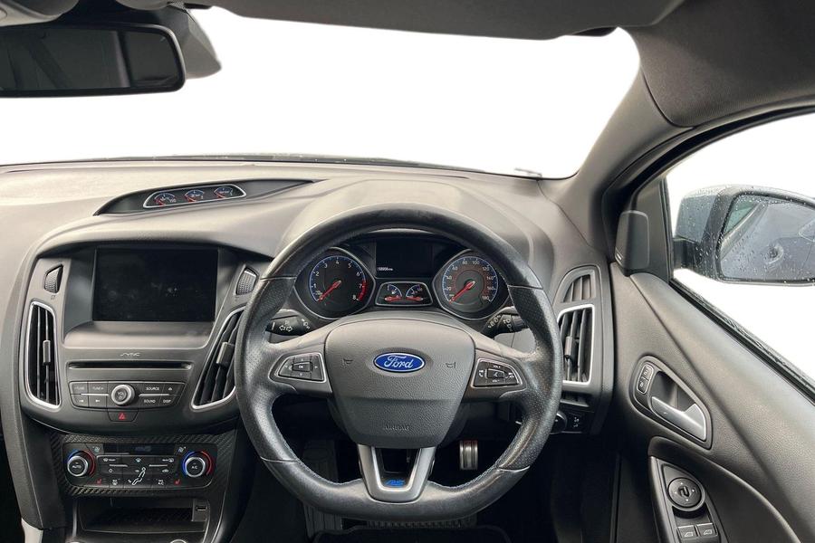 Ford FOCUS RS Photo autoimg-8bf623c5ea9029081e3dd541443f205f51cd8951.jpg