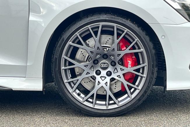 AUDI RS3 Photo 5