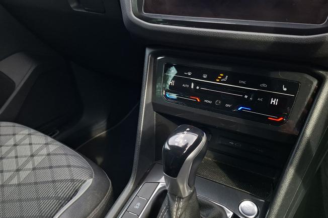 VOLKSWAGEN Tiguan Photo 28