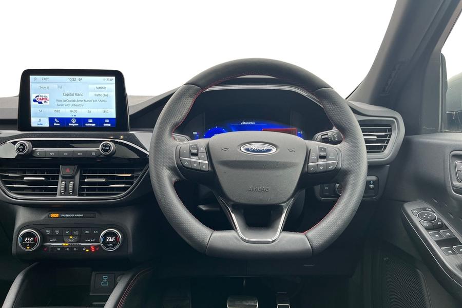 Ford KUGA Photo autoimg-8bf96c9a58f98f32506cc95d7e5e9a0525e3c02c.jpg