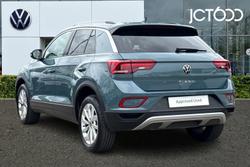 Volkswagen T-Roc Photo 3