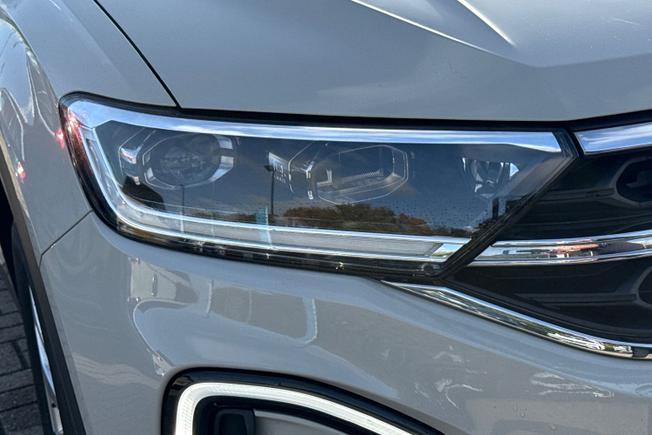 VOLKSWAGEN T-Roc Photo 19