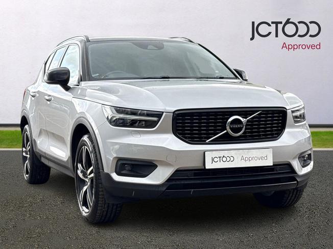VOLVO XC40 Photo 1