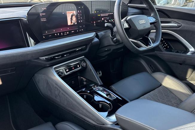 AUDI Q5 Photo 26