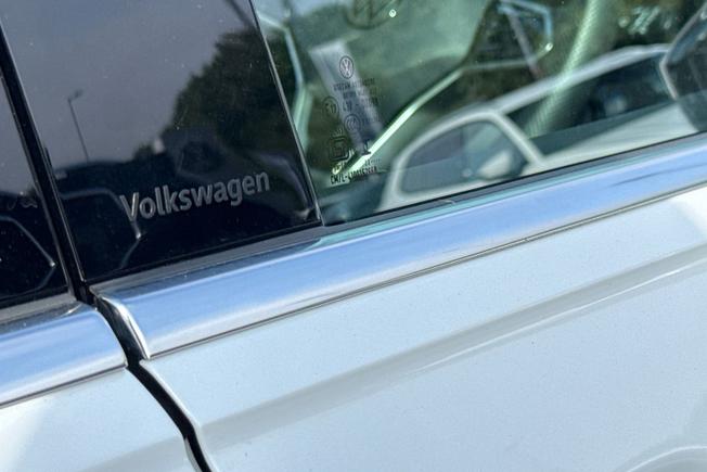 VOLKSWAGEN Tiguan Photo 22
