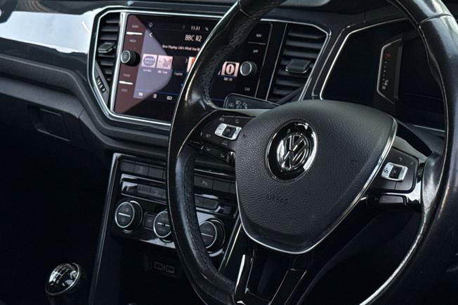 VOLKSWAGEN T-Roc Photo 39