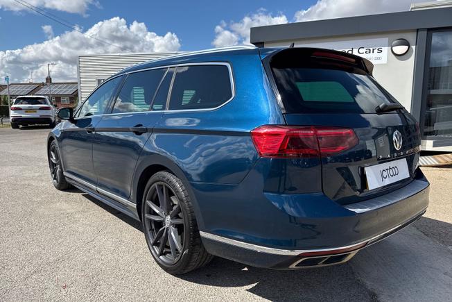 VOLKSWAGEN Passat Photo 26