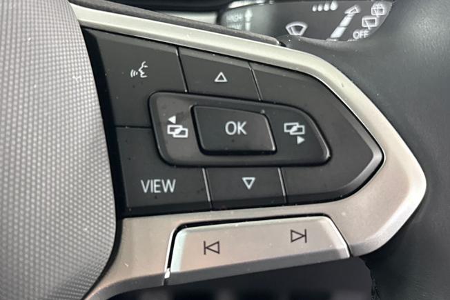 Volkswagen T-Roc Photo 17