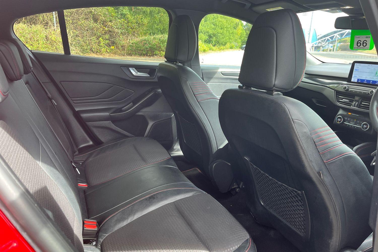 Ford Focus Photo 37