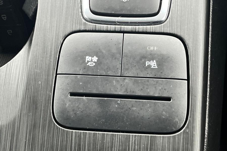 Ford KUGA Photo autoimg-8c166347563a50d62c0c835663fb5ee6a72df702.jpg
