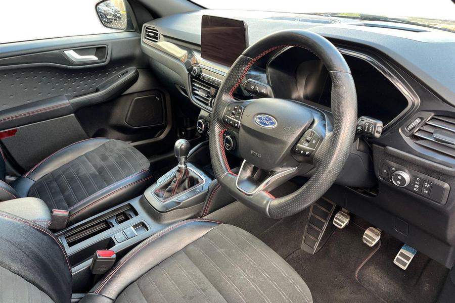Ford KUGA Photo autoimg-8c194120dfd83f49339587b902609facbbb87e31.jpg