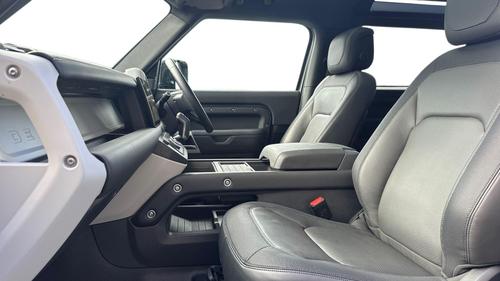 Land Rover Defender Photo autoimg-8c1ad32a01b7f1d247723af467db797537ddc5d0.jpg
