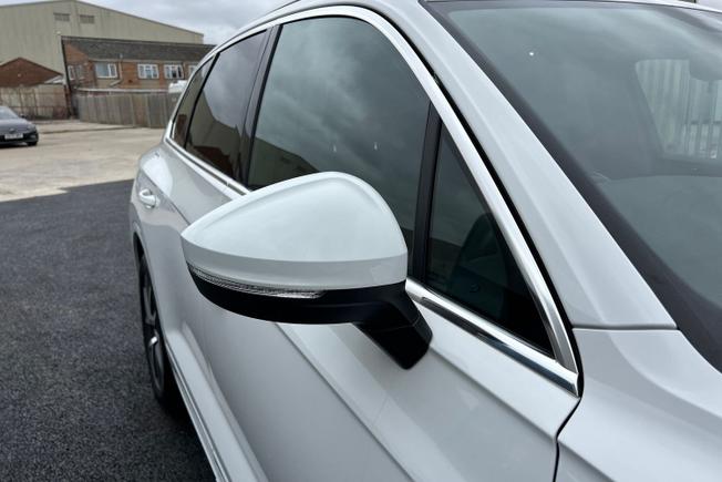 VOLKSWAGEN Touareg Photo 20