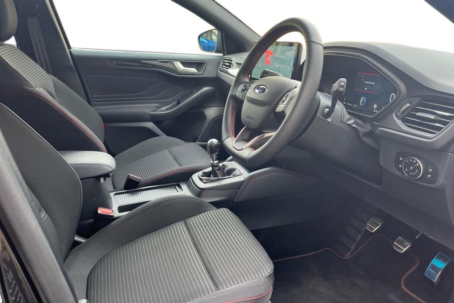 Ford FOCUS Photo autoimg-8c1c3cbcb22166e29b5c9c1e6b58c25fb387e5e7.jpg