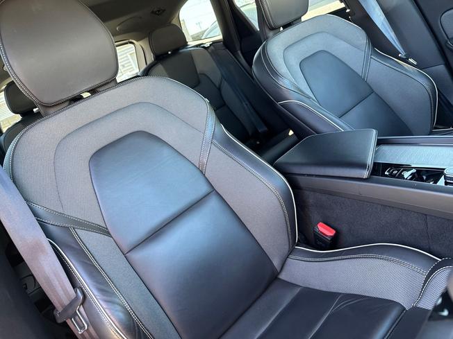 VOLVO XC60 Photo 29