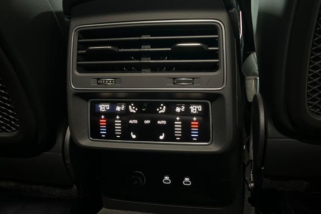 AUDI Q8 Photo 29