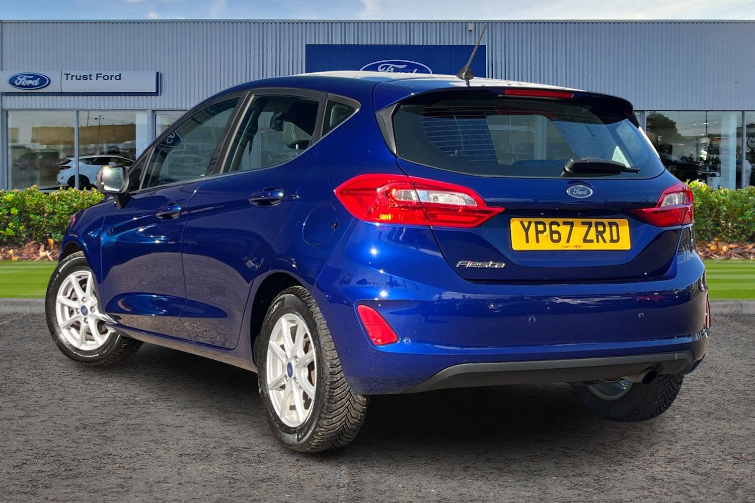 Ford FIESTA Photo 1